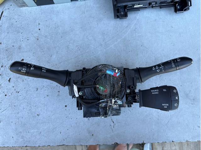 Перемикачі Renault Scenic GRAND IV