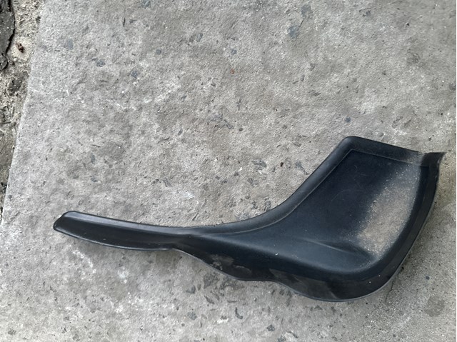 Заглушка жабо збоку 668220215R RENAULT