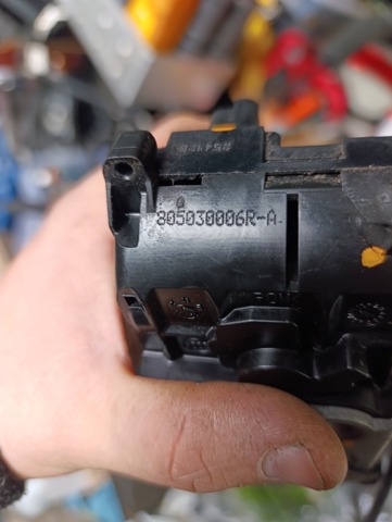 Замок дверей водія 805030006R RENAULT