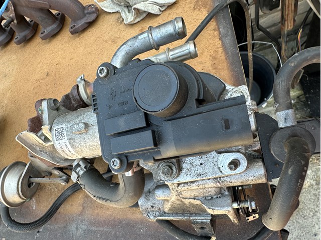 Клапан EGR рециркуляції газів 8200836385 RENAULT