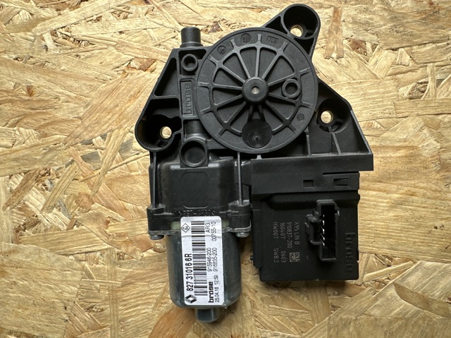 Двигун стеклопод'емника двері задньої, лівої 827310166R RENAULT