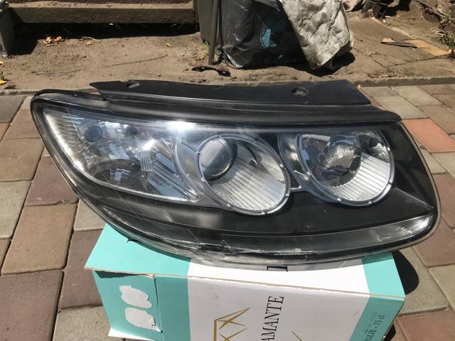 Фара передня права 921022B000 HYUNDAI