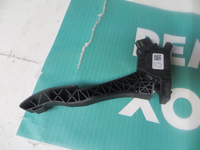 Підаль газу 5Q1723503J VAG