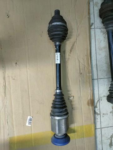 Піввісь передня, права 5QN407272L VAG