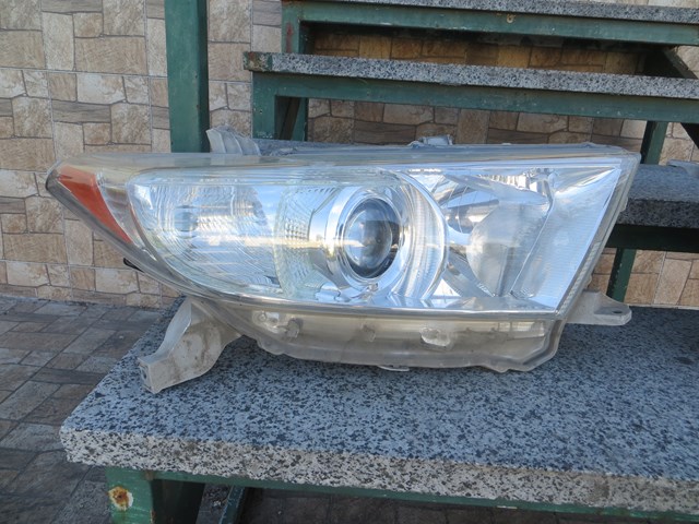 Основна фара - вставка 811100E110 TOYOTA