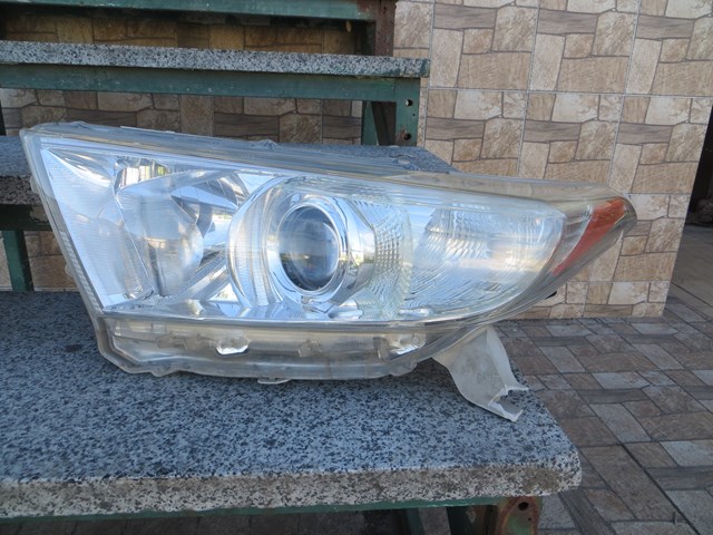 Фара дальнього світла в зборі 811500E130 TOYOTA