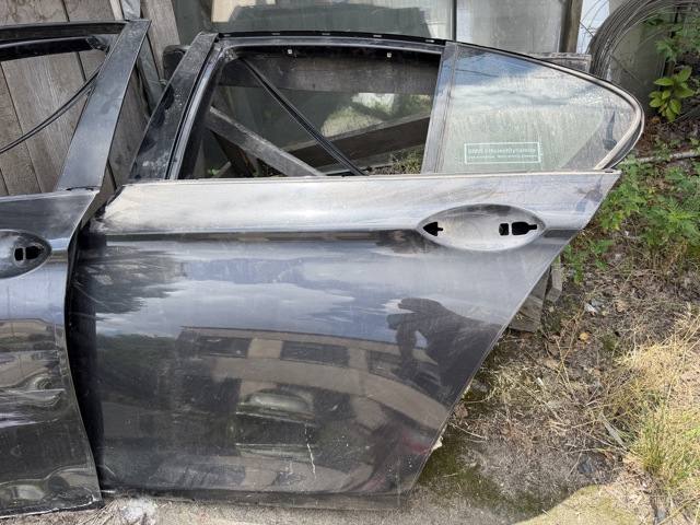 Двері пасажирськи задні ліві 41009628755 BMW