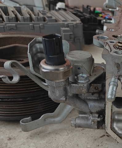 Регулятор фаз газорозподілу 158106A0A01 HONDA