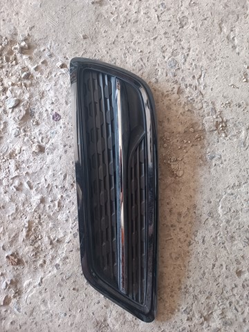 Решітка переднього бампера, права 71102TZ5A00 HONDA