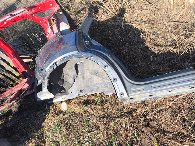 Крило праве заднє TKY870410B MAZDA