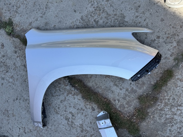 Переднє праве крило 5381160A90 TOYOTA