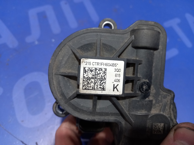 Мотор приводу гальмівного супорта заднього стояночної системи 3Q0998281A VAG