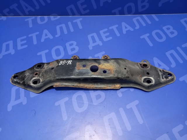 Кріплення кпп 41011AL010 SUBARU