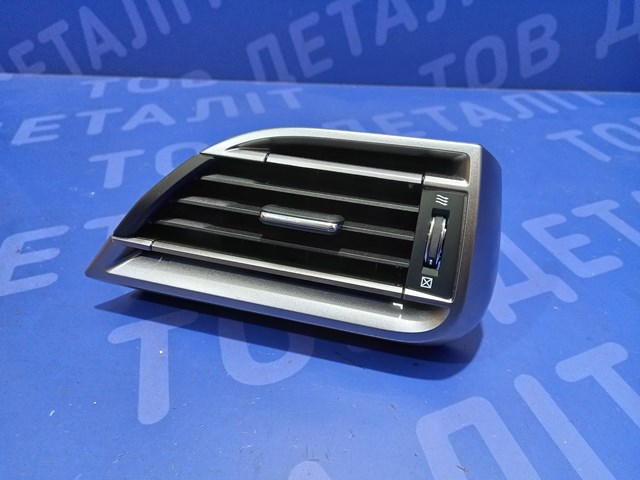 Решітка повітроводу права 66110AN12A SUBARU