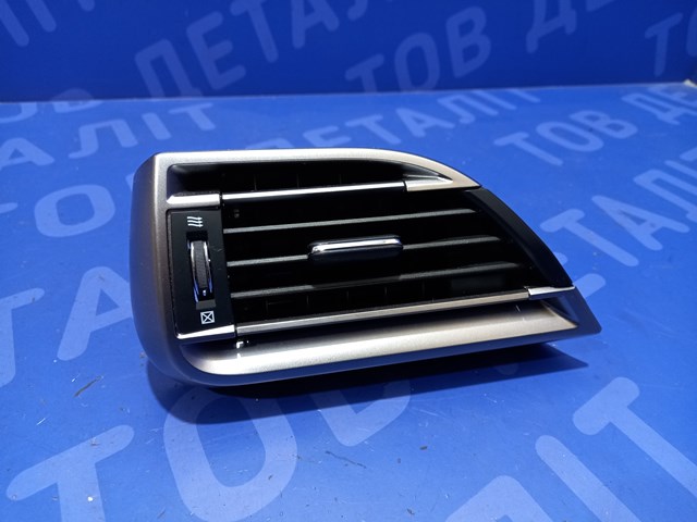 Решітка вентиляції салону на "торпедо", ліва 66110AN13A SUBARU