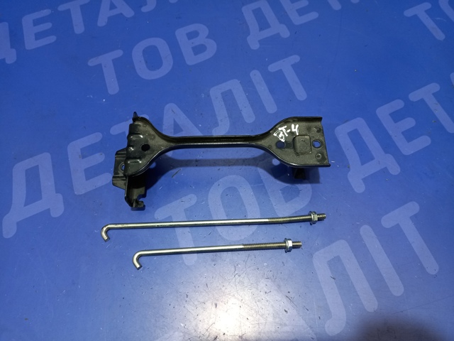 Кріплення / підставка акумулятора 82184AN000 SUBARU