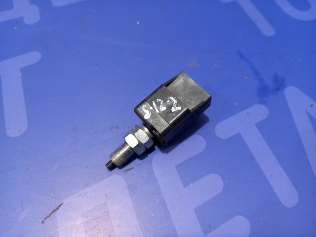 Вимикач сигналу гальмування 83370AA001 SUBARU