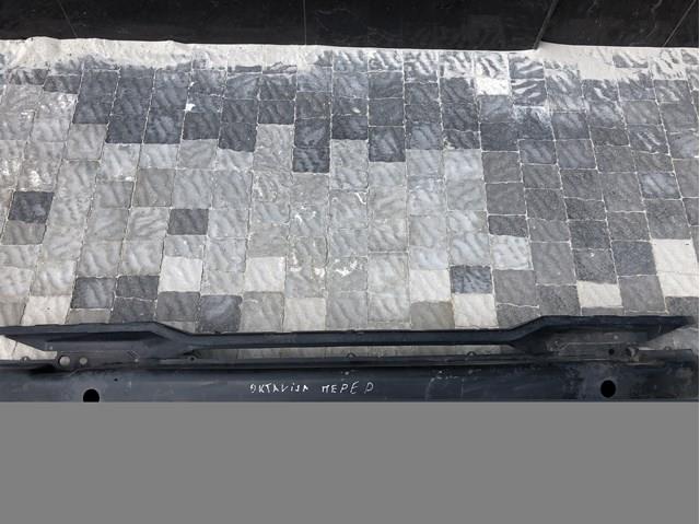 Підсилювач бампера переднього 1U0805551B VAG