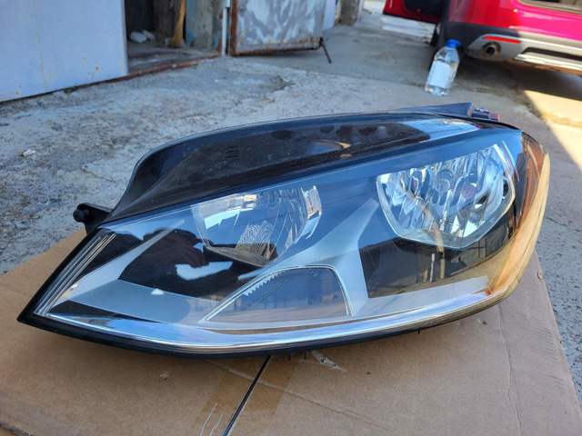 Фара 5GM941005C VAG