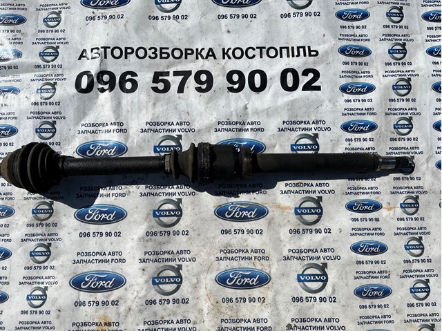 Піввісь передня, права 30681127 VOLVO