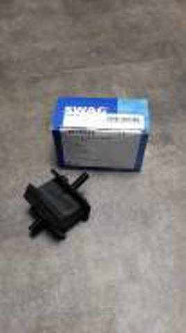 Подушка трансмісії (опора коробки передач), права 20130039 SWAG