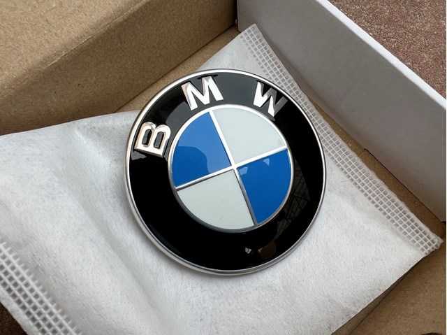 Емблема на кришку багажника, фірм.значок 51148087194 BMW