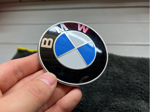Фірмовий значок капота 51767288752 BMW