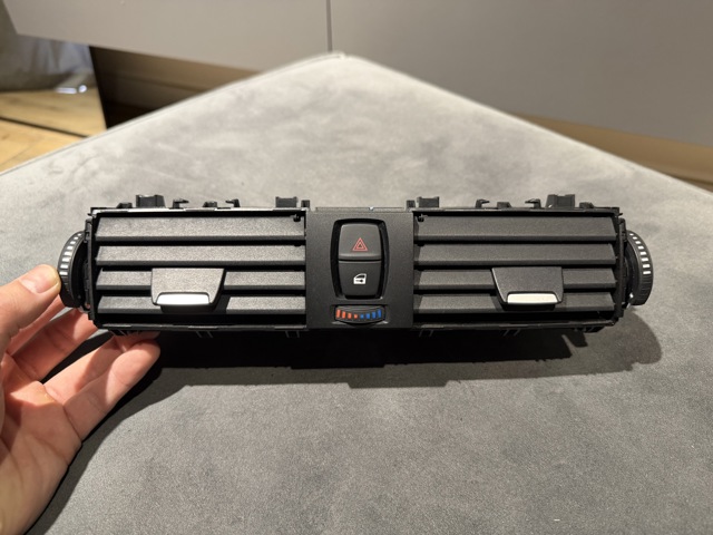 Решітка повітропровода 64229218552 BMW