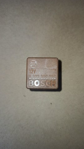 Блок управління вентилятором 0332209136 BOSCH