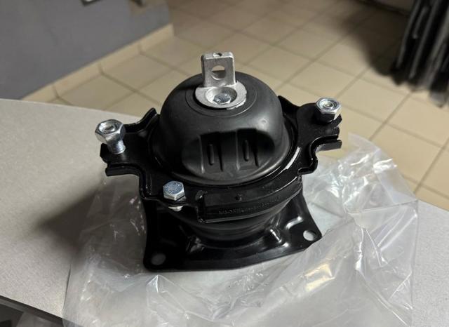 Подушка передньої опори двигуна 50830SZAA02 HONDA