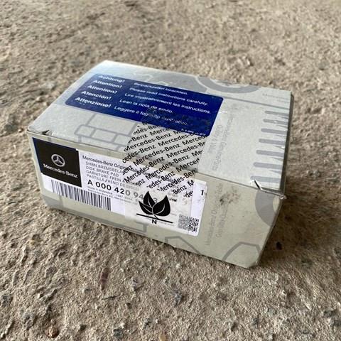 Задні гальмівні колодки A0004208200 MERCEDES