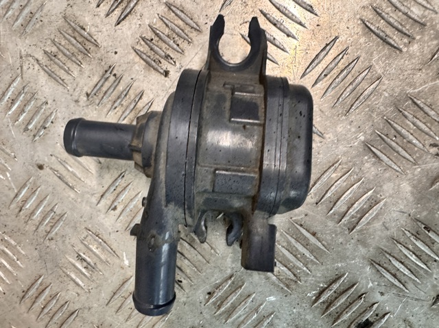 Помпа водяна, (насос) охолодження, додатковий електричний 161B047010 TOYOTA
