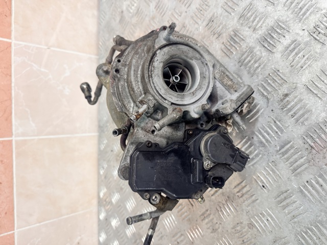 Турбокомпресор 1720111100 TOYOTA