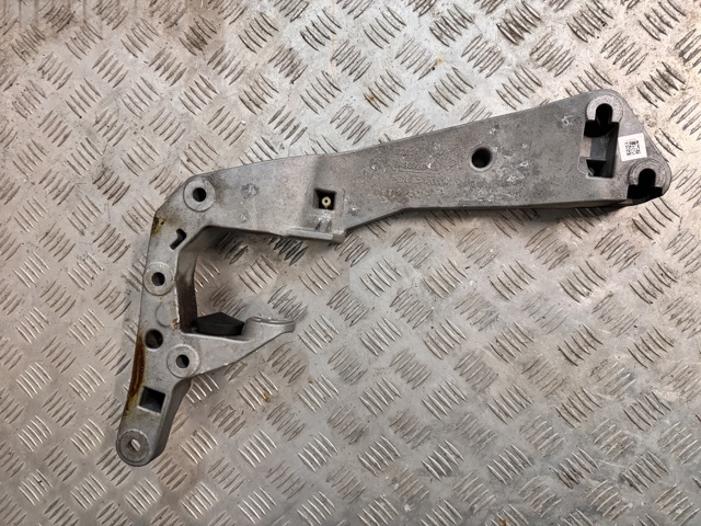 Кріплення кпп 22328486998 BMW