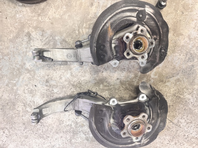 Вісь передня і поворотні кулаки 31216876656 BMW