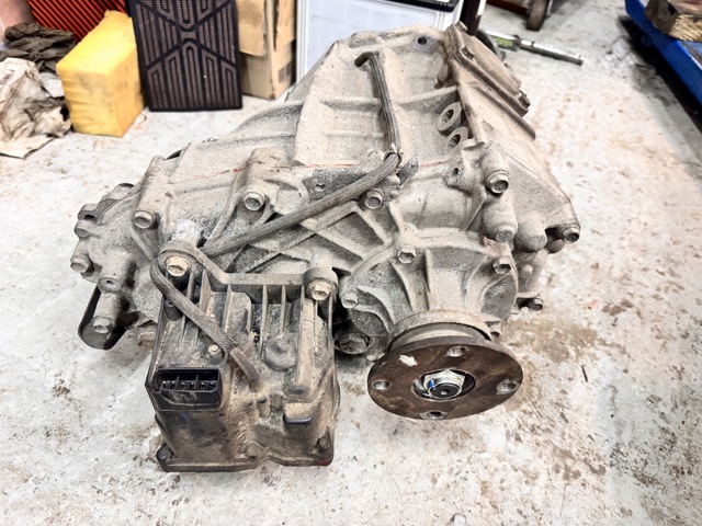 Коробка роздавальна 361006D401 TOYOTA