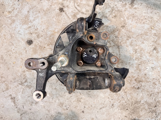 Цапфа права 4230406270 TOYOTA