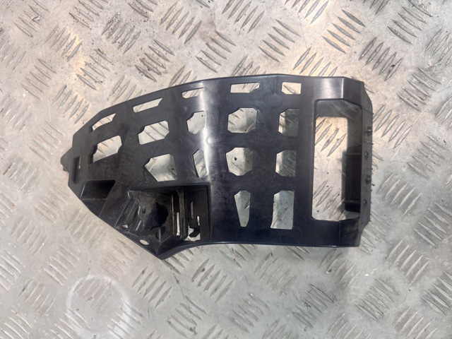Кронштейн бампера переднього, правий 51117421850 BMW