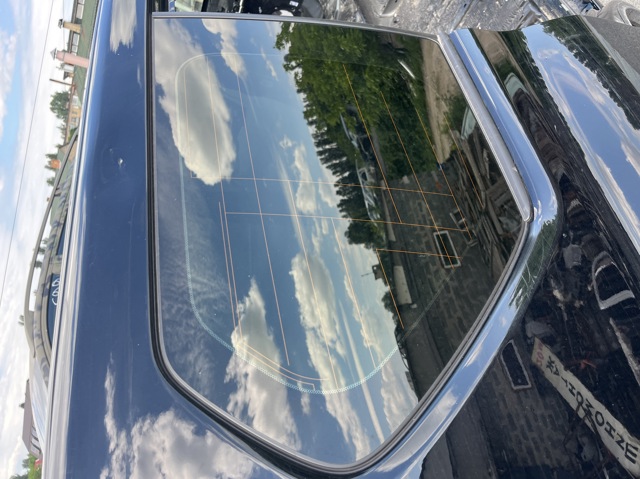 Скло багажного відсіку, праве 6271060C30 TOYOTA