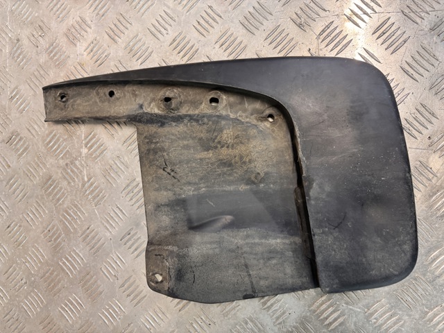Бризговики передній, правий 7662160180 TOYOTA