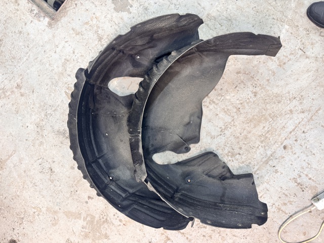 Підкрилок заднього крила, лівий A1186901800 MERCEDES