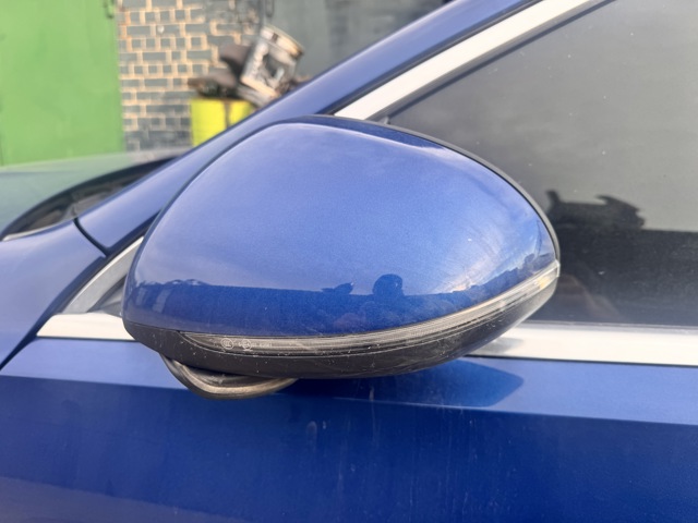 Бічне дзеркало заднього виду ліве A2068103305 MERCEDES