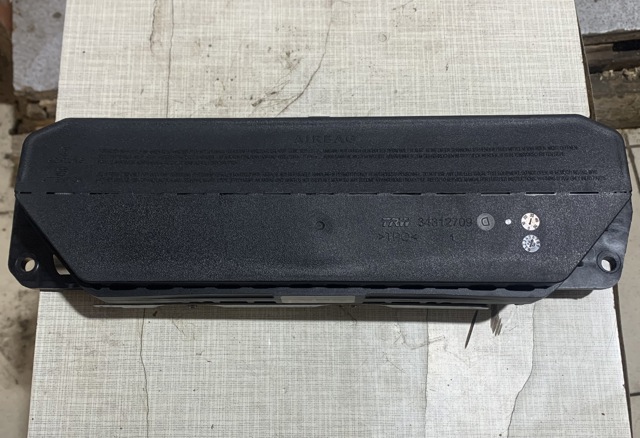 Подушка безпеки (AIRBAG) пасажирська, захисту колін A2068601002 MERCEDES