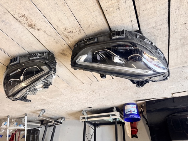 Права блок фара A2069064005 MERCEDES