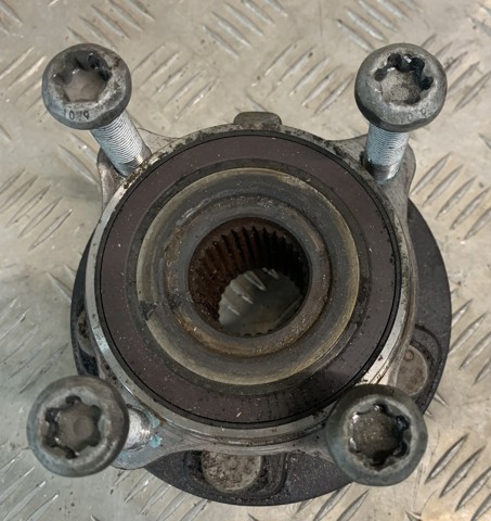 Маточини передніх коліс LR090515 LAND ROVER