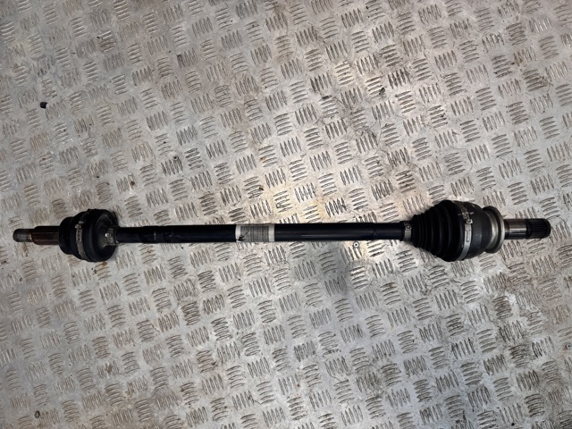 Піввісь задня, права LR092750 LAND ROVER