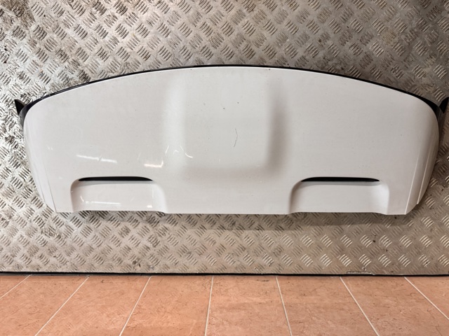 Спойлер задніх дверей LR104718 LAND ROVER