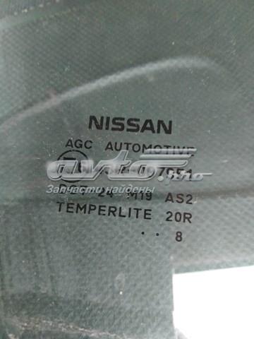 Скло передніх дверей, правою 803001KK0A NISSAN