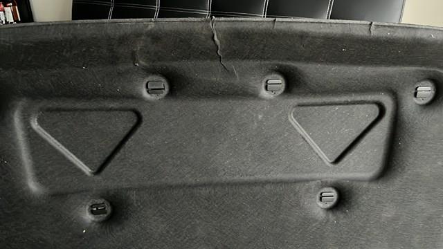 Шумка капота LR037857 LAND ROVER