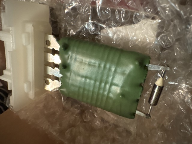 Реле обігрівача TR1111 LCC